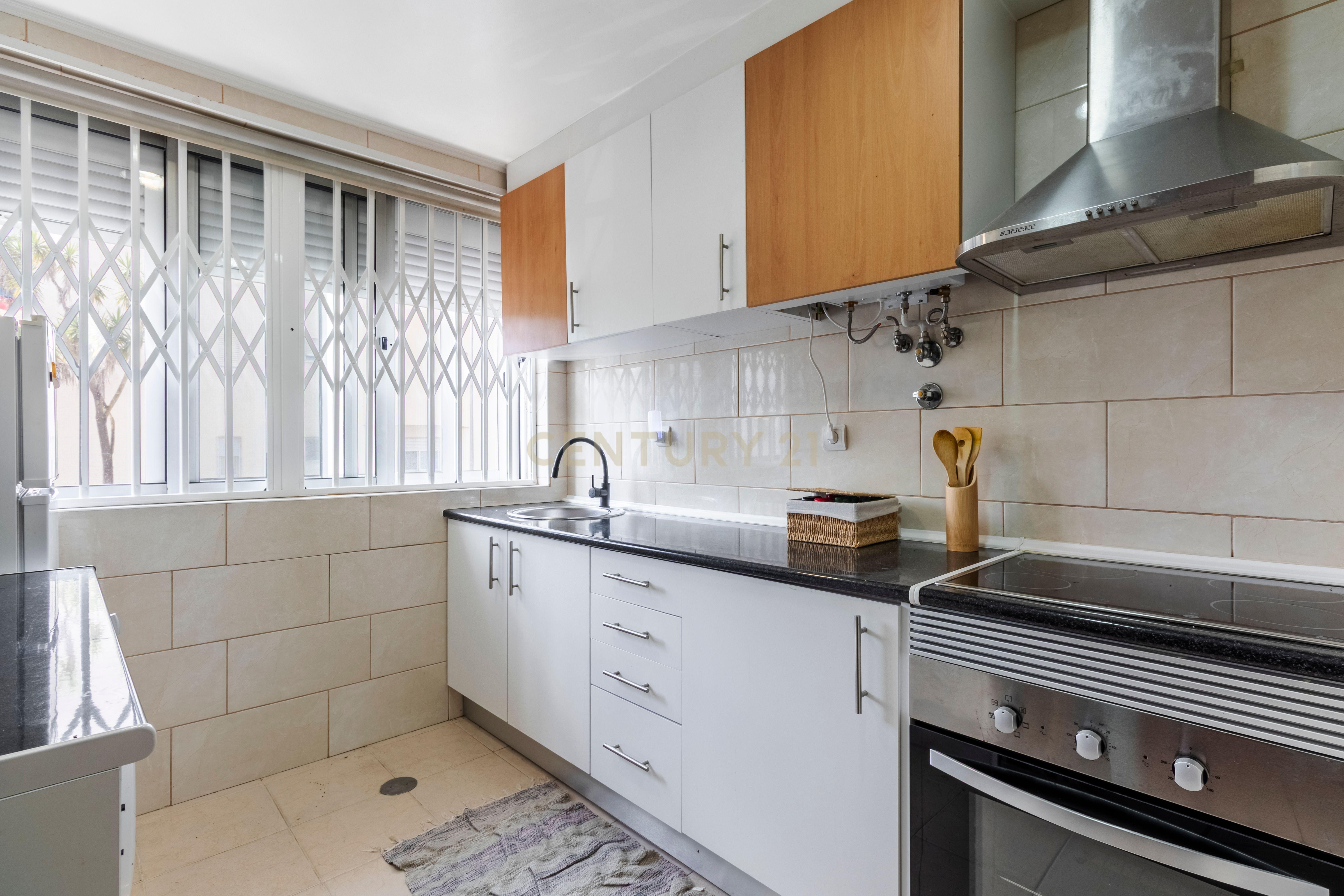 Fotografia 10 de Apartamento T3 com boas áreas e duas casas de banho | Vale Flores, Feijó