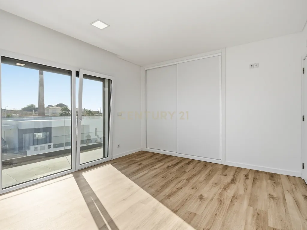 Moradia Nova T4 na Lourinhã - Image 17