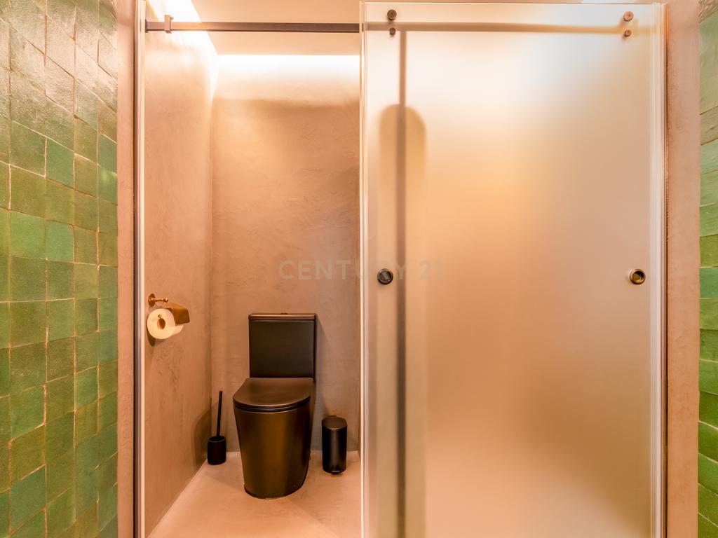 Propriedade com três habitações, piscina aquecida e sauna, num terreno de 10.000 m² - Image 83