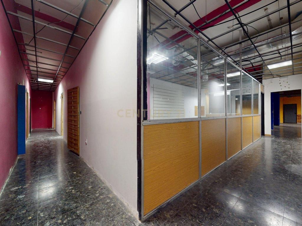 Espaçoso imóvel comercial para renovar no centro de Madrid, a apenas 10 minutos da estação de Atocha. - Image 14