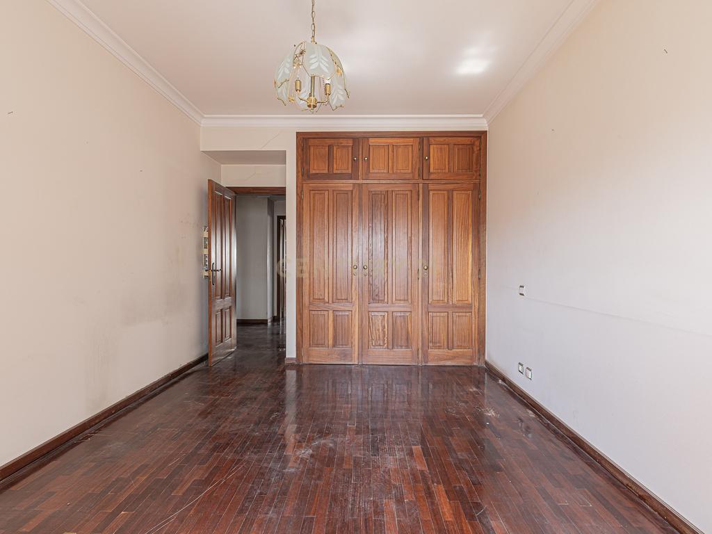 T4 com 180 m² e Garagem Box no Areeiro, Lisboa - Image 24