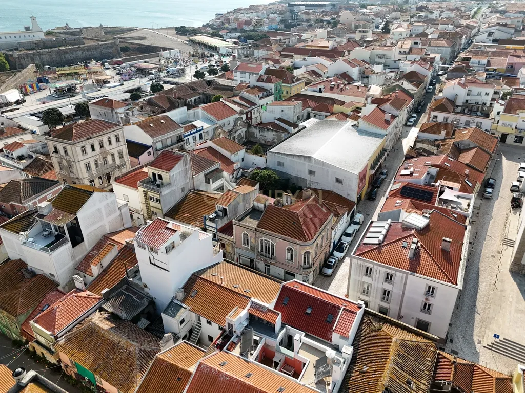 PRÉDIO PARA RECUPERAR, NO CENTRO HISTÓRICO DE PENICHE - Image 75