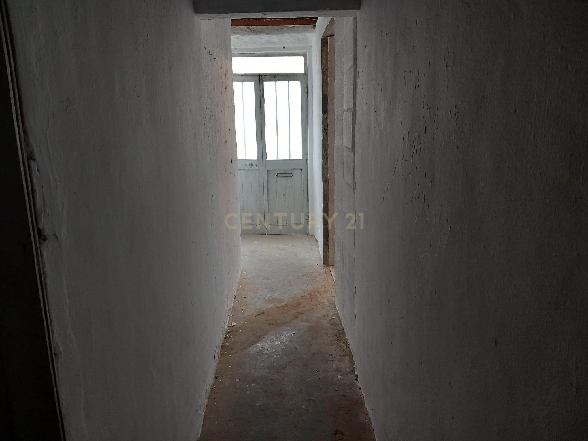 Moradia Com 2 pisos e quintal Ladoeiro - Image 11