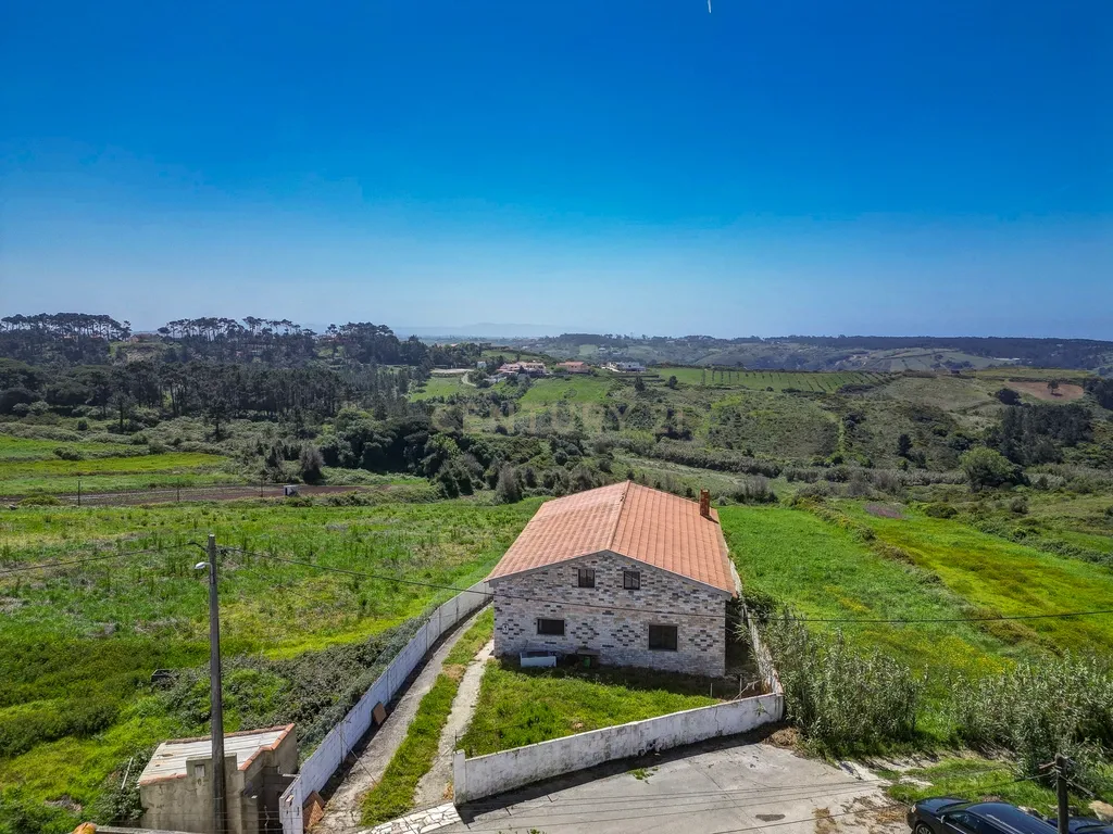 Moradia com Terreno Amplo e Vista Mar na Carvoeira - Image 45