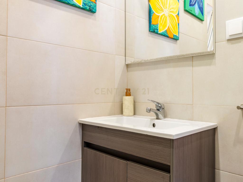 Moradia T4 como nova com piscina na Marisol em Lote de 500m² - Image 69