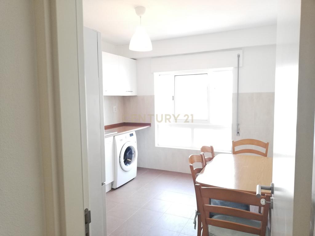 Apartamento T2 em Paço de Arcos para arrendar - Reservado - Image 3
