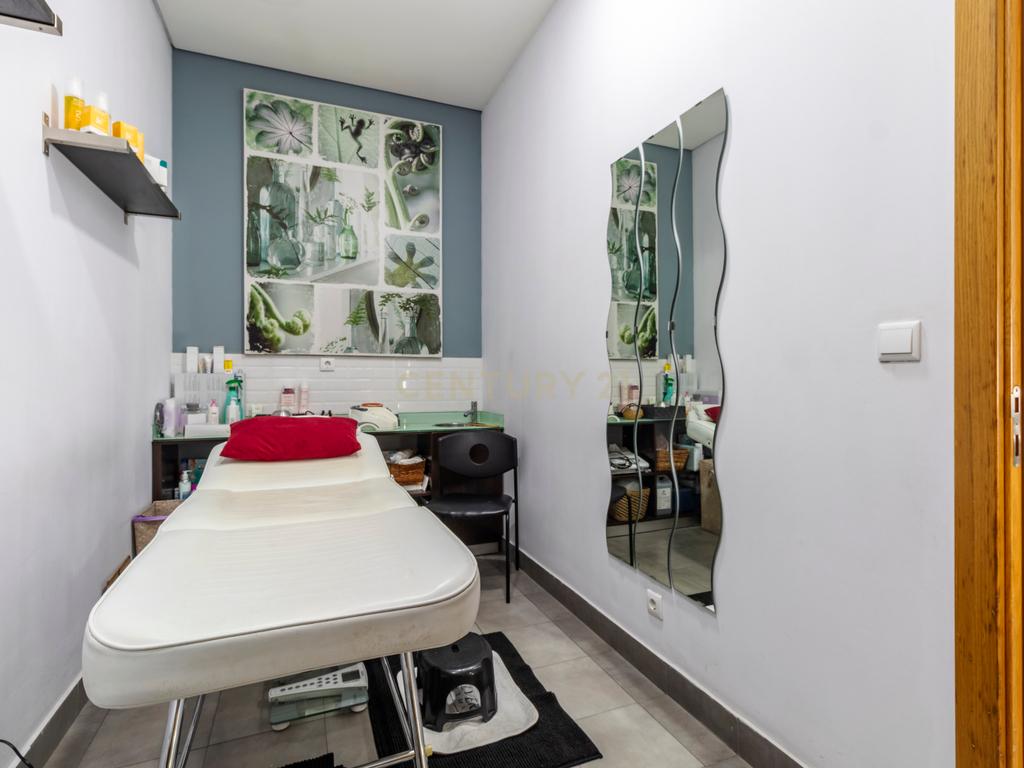 Loja com 90 m² na Quinta do Bom Retiro, Sobreda - Image 6