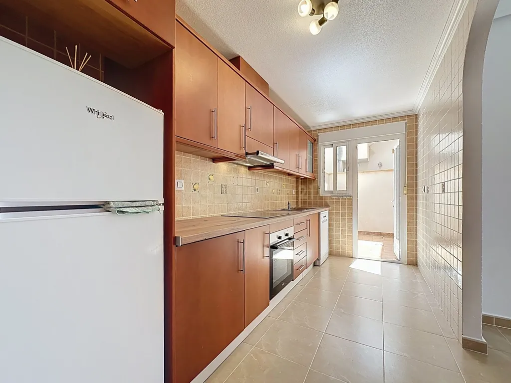 🏡 Apartamento em aluguer de longa duração com 2 quartos e pátio em Cabo Punta de Tarifa – Orihuela Costa 🌊☀️ - Image 11