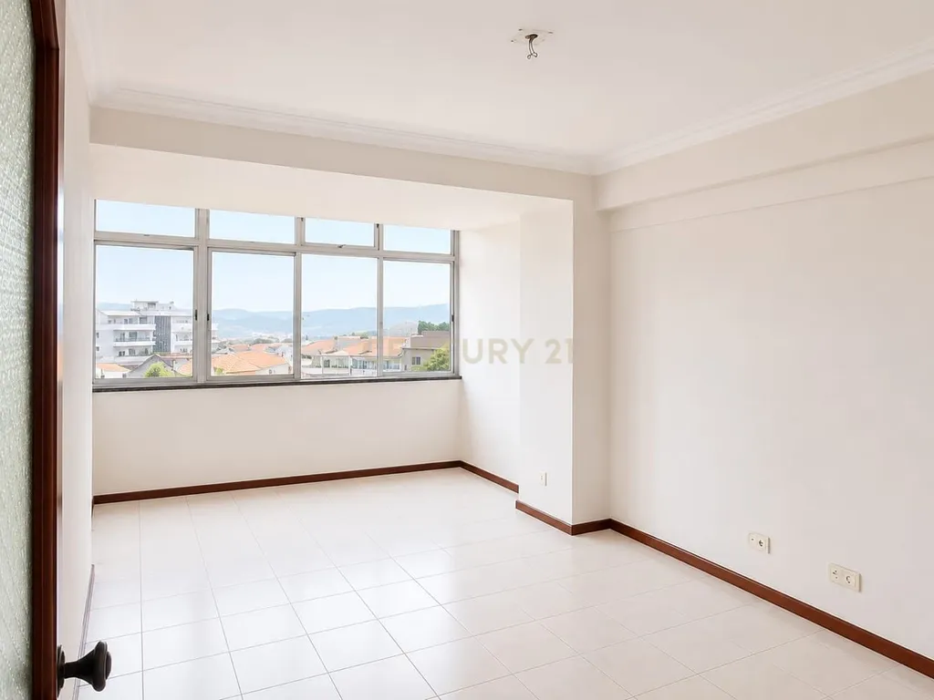 T2 Metro da câmara de Gaia, varandas e Lugar de Garagem - Image 6