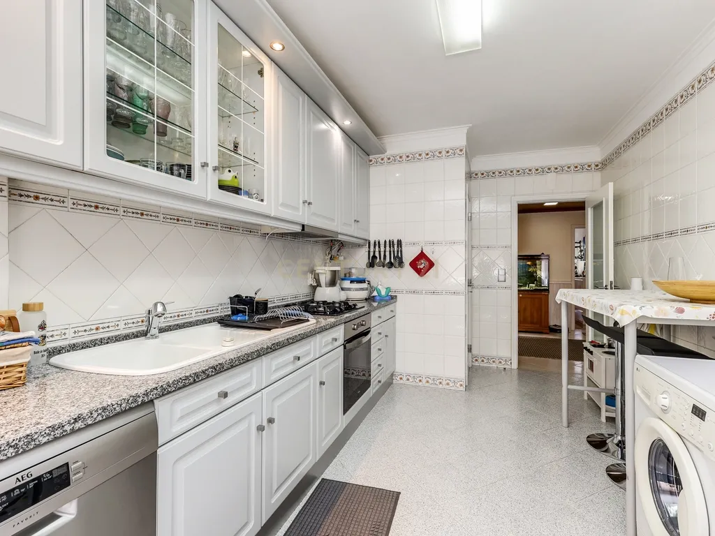 Apartamento T3 em Prior Velho com estacionamento - Image 11