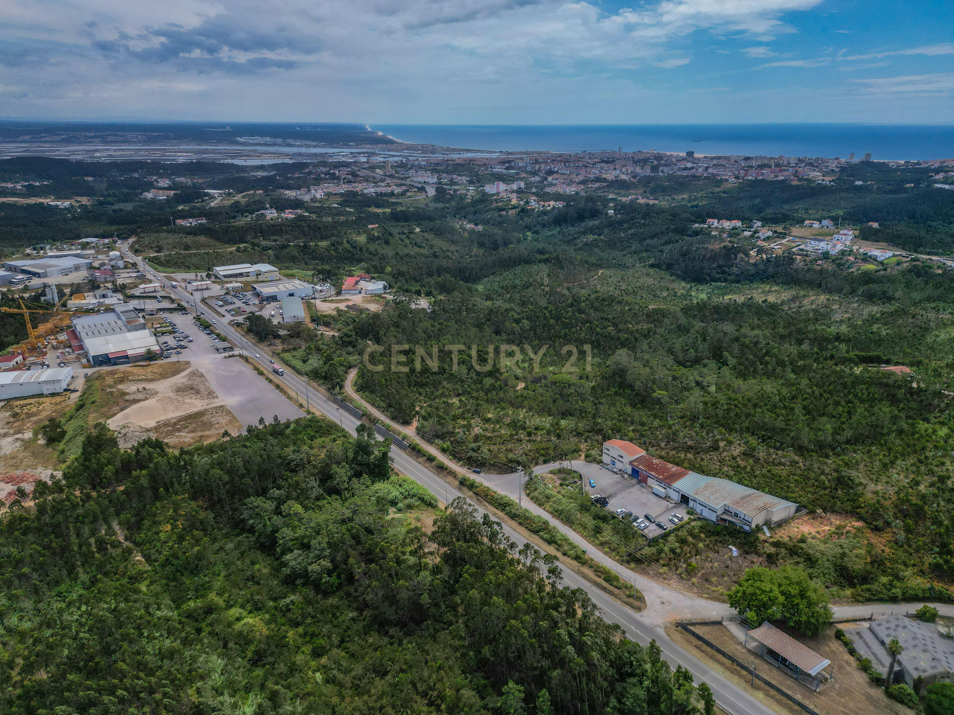 Fotografia 3 de Edifício com armazém e serviços, 200 m2, excelente localização na EN 109, Figueira da Foz.