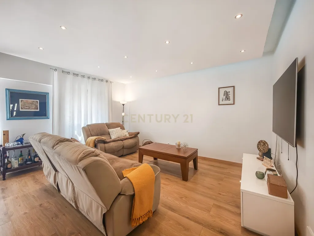 🏡 Moradia T3 Totalmente Remodelada em Camarate, Loures | O Espaço de uma Casa ao Preço de um Apartamento! - Image 4