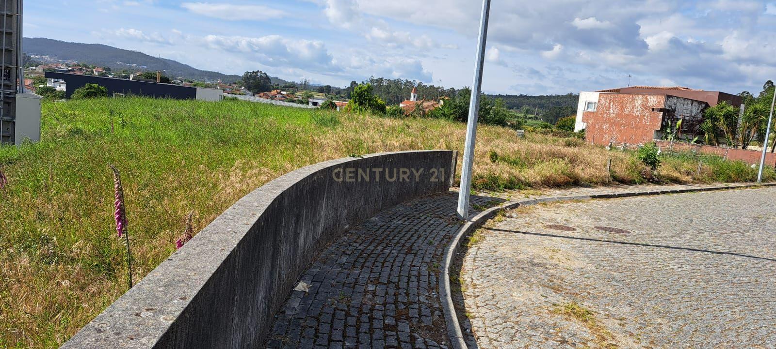 Fotografia 8 de Terreno com 652m² à venda em Chorente - Barcelos