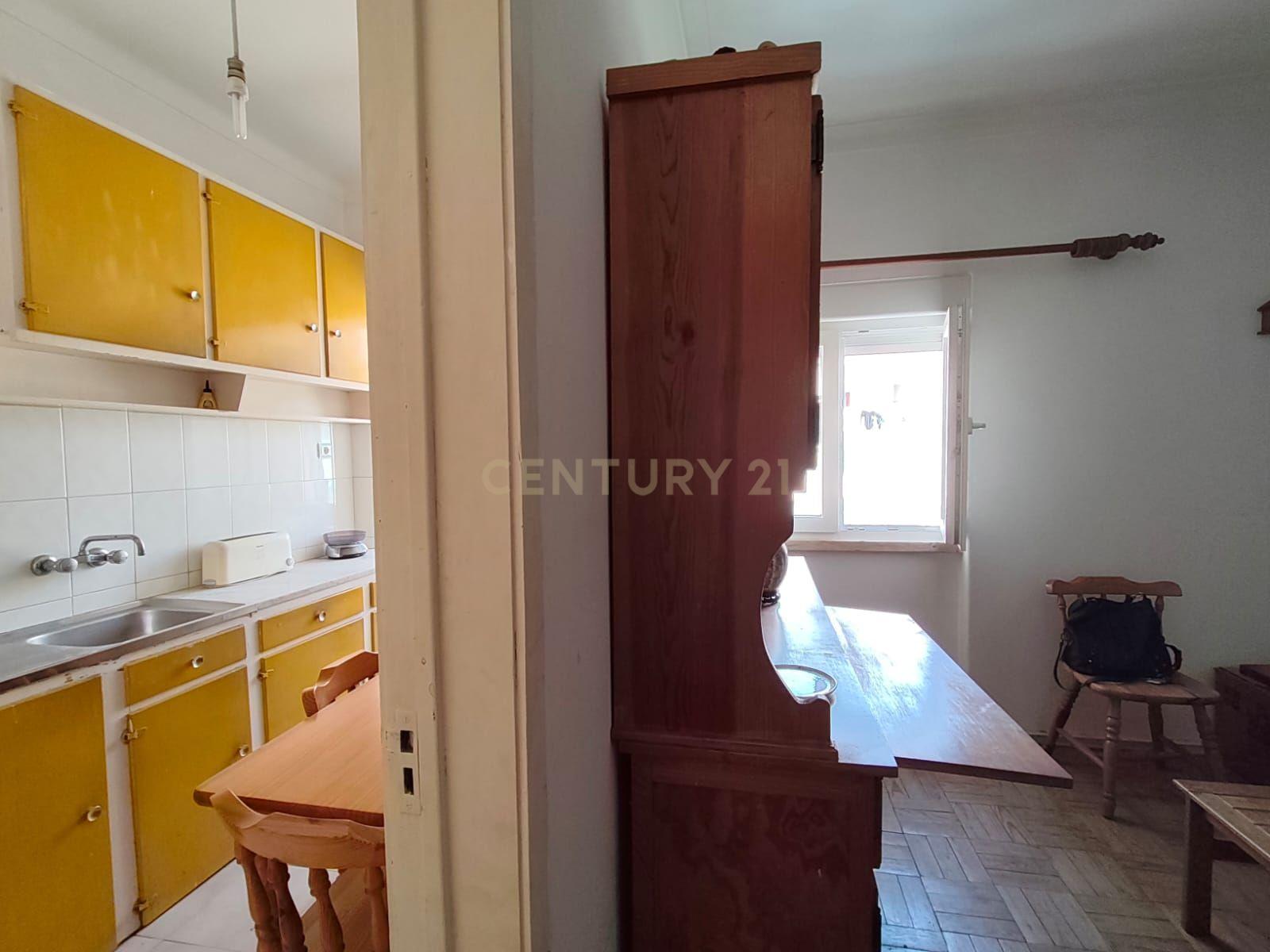 Fotografia 9 de Apartamento T2+1 Duplex na Cruz de Pau - Oportunidade Única!