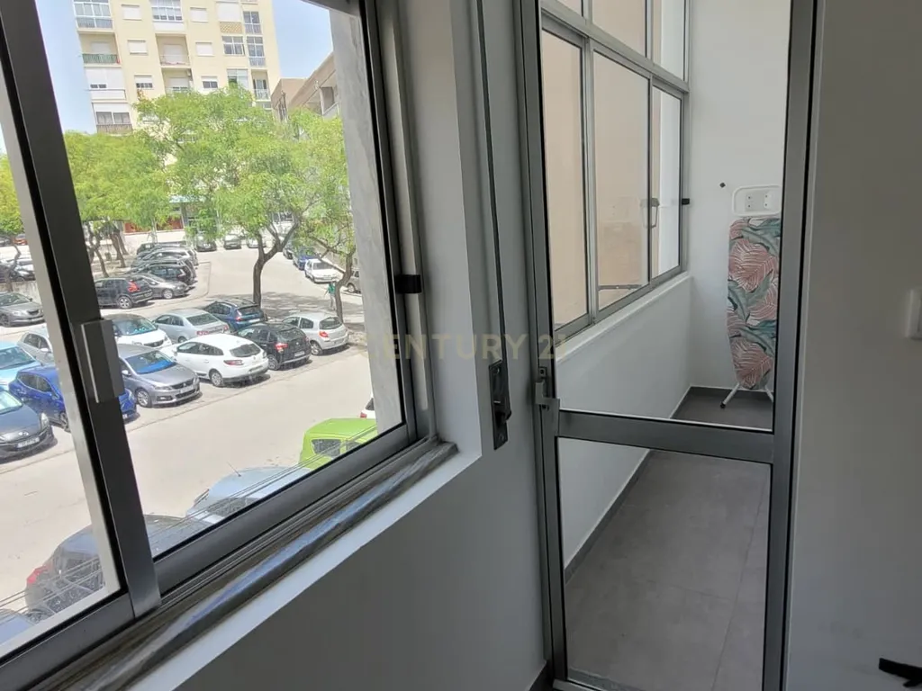 Apartamento T3 em Setúbal - Localização Central e Aconchegante - Image 5