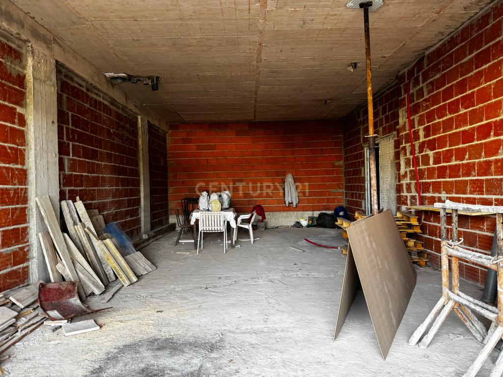 Apartamento T2 com varandas + 2 lugares de estacionamento - Conclusão: Abril 2026 - Image 9