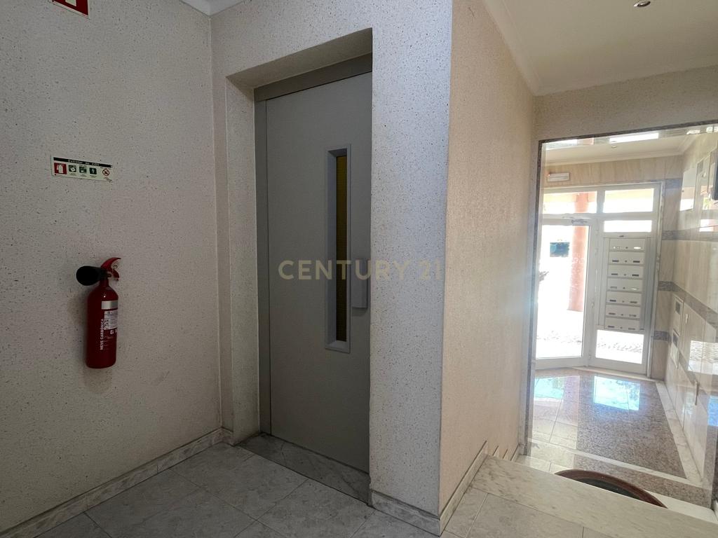 Apartamento T3, com Varanda, Arrecadação e 3 Lugares de estacionamento, no Pinhal Novo - Image 25