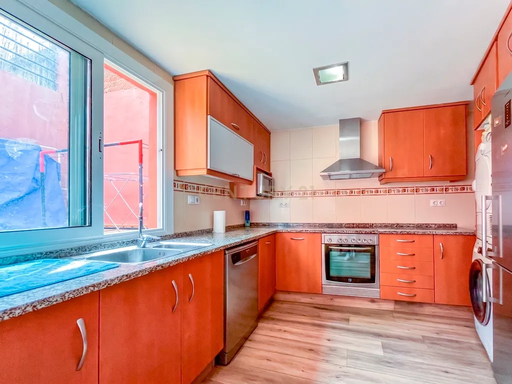 Apartamento T2 com Terraço em Mataró, Barcelona - Image 19
