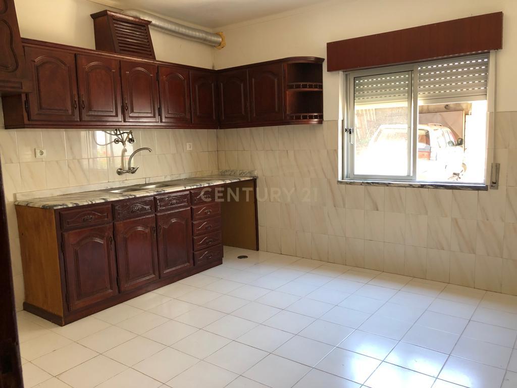 Apartamento T3 em Tortosendo, Covilhã - Image 4
