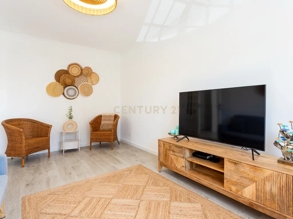 Moradia T3 com Terraço a 100m da Praia de Monte Gordo - Image 6
