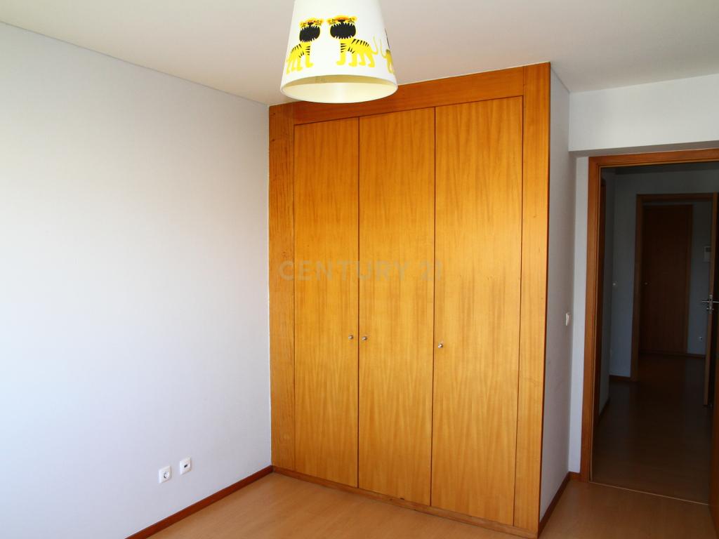 Apartamento T3 com Garagem e Arrumos, Moreira da Maia, Maia - Image 11