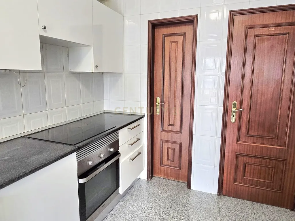 Apartamento T3 - Setúbal - Image 9