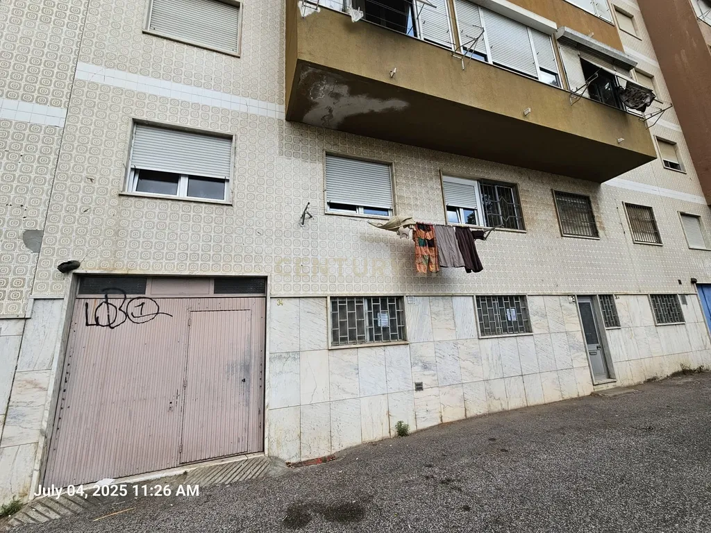 Armazém na Povoa de Stº Adrião - Image 9