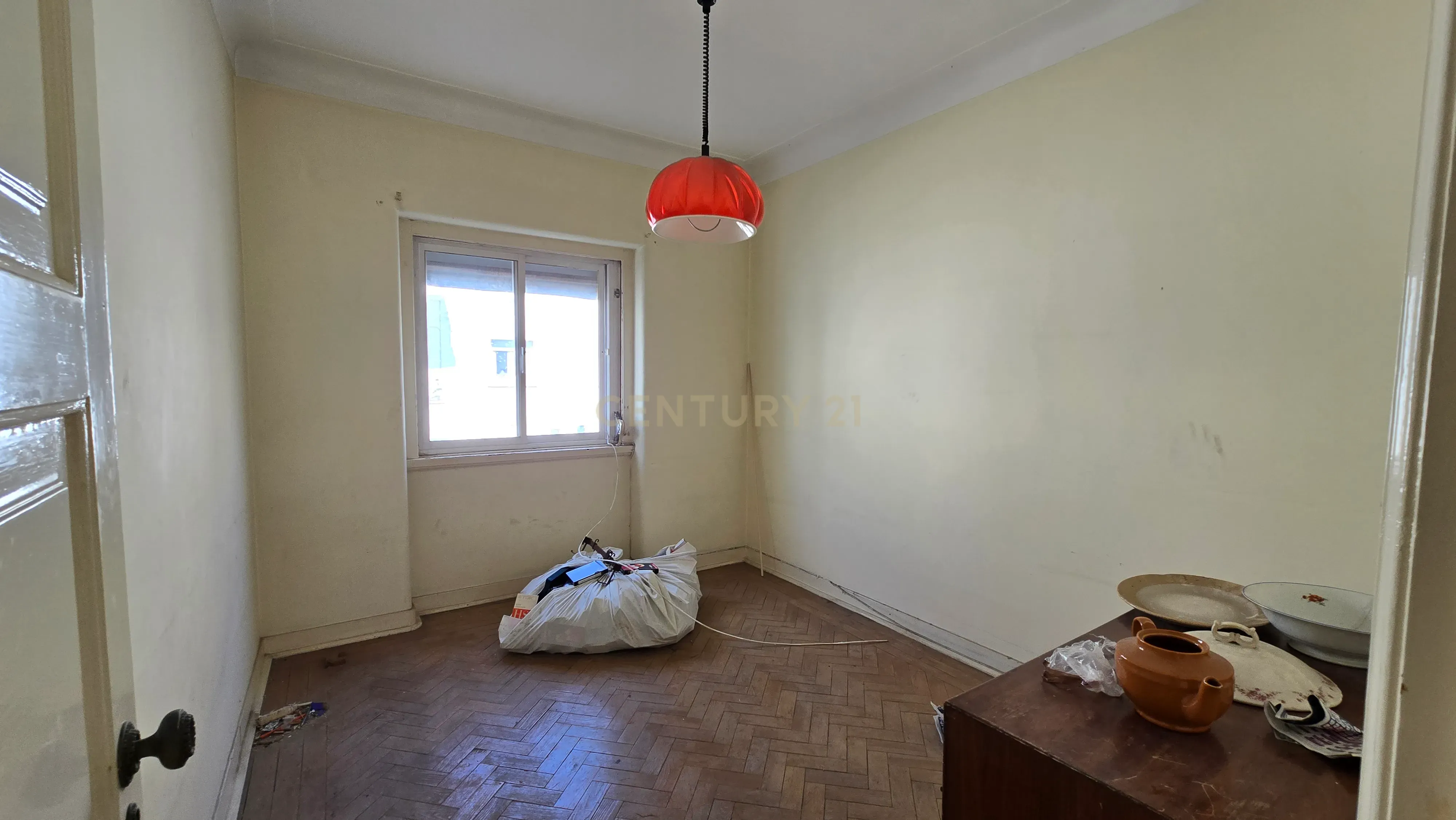 Fotografia 9 de T2 com Sotão para reabilitação | Falagueira | Amadora