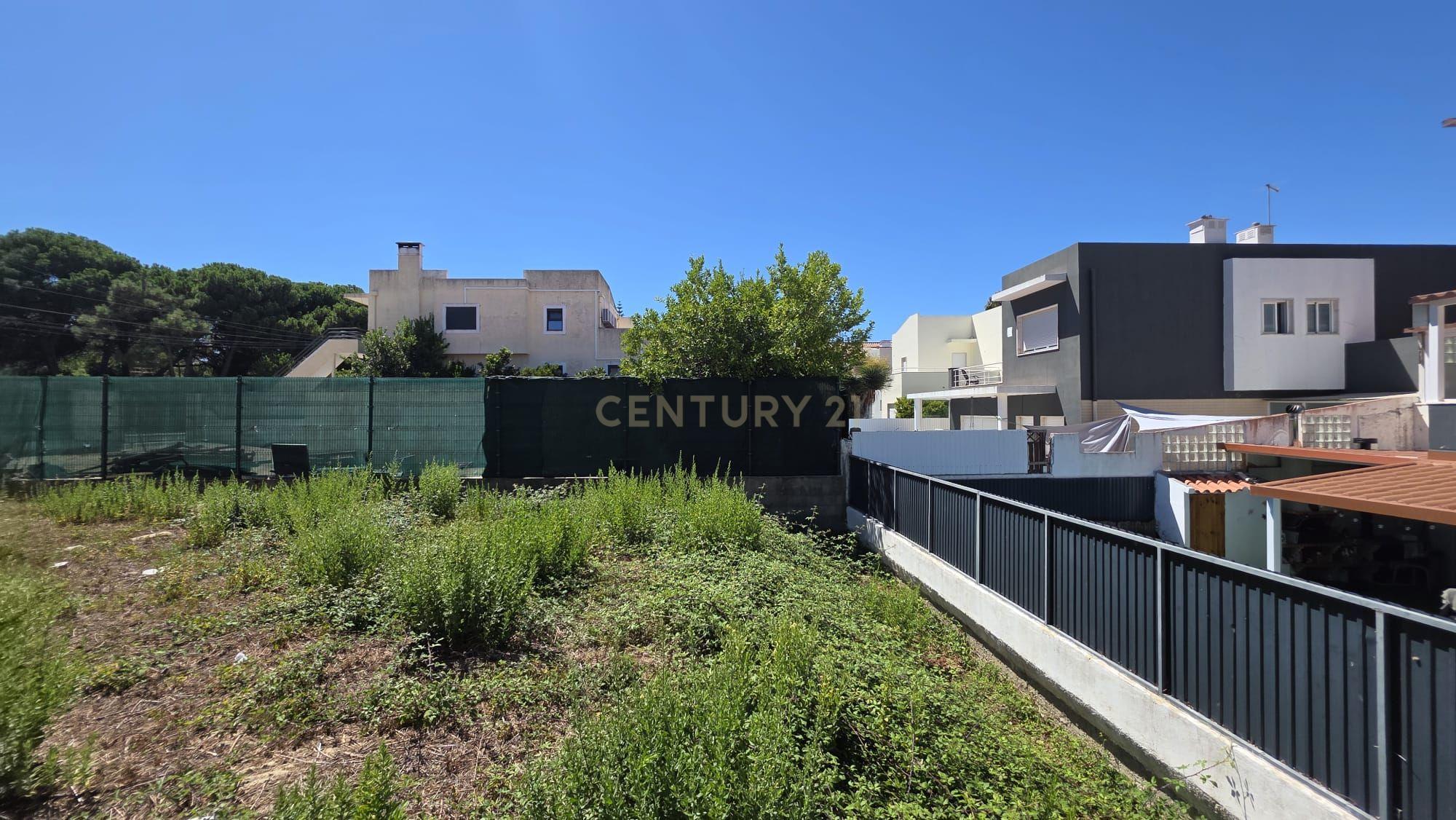 Fotografia 7 de # NOVIDADE #  TERRENO COM LOCALIZAÇÃO DE EXCELÊNCIA NA CHARNECA CAPARICA ( permite caminhar a comércio e serviços com facilidade )