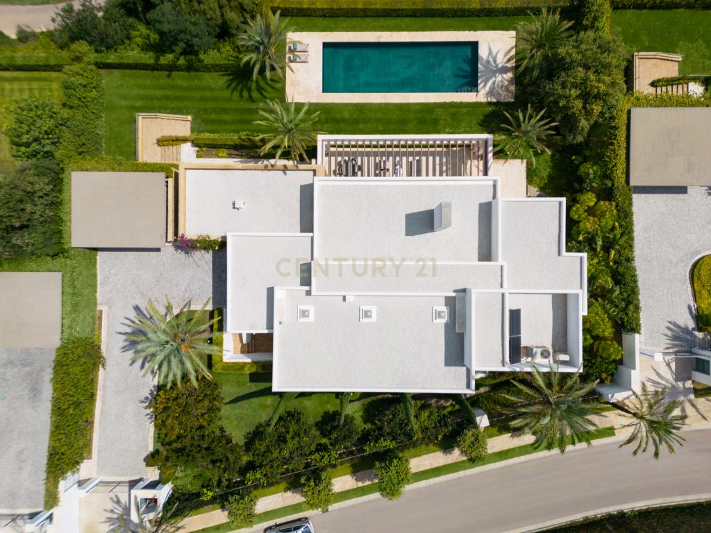 Villa Green 10: Elegância Contemporânea e Luxo à Beira do Golfe na Finca Cortesin - Image 26