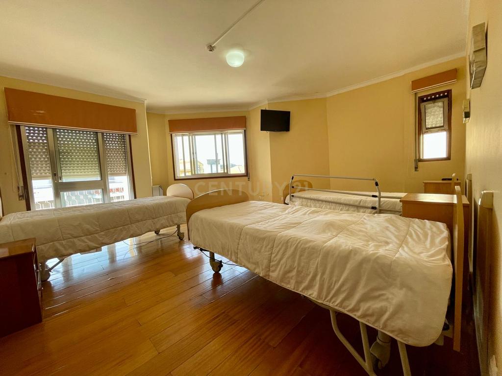Moradia com 7 quartos em Fânzeres - Image 6