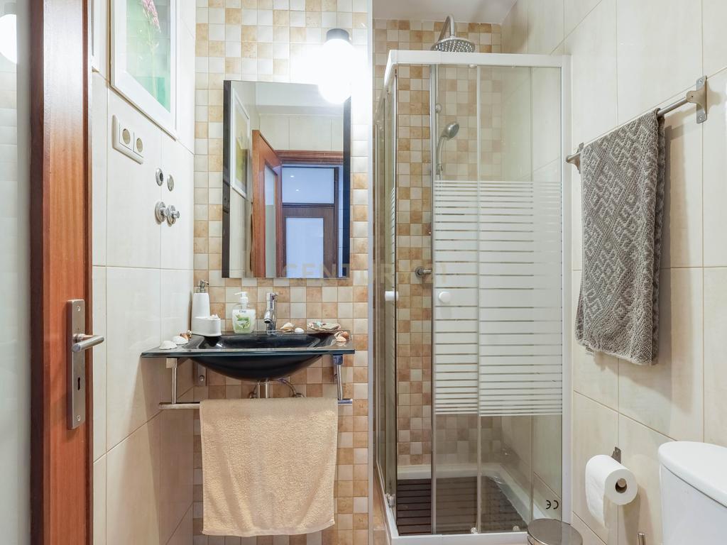 Apartamento T4 com Elevador e Vistas Deslumbrantes em Matosinhos Sul - Image 22
