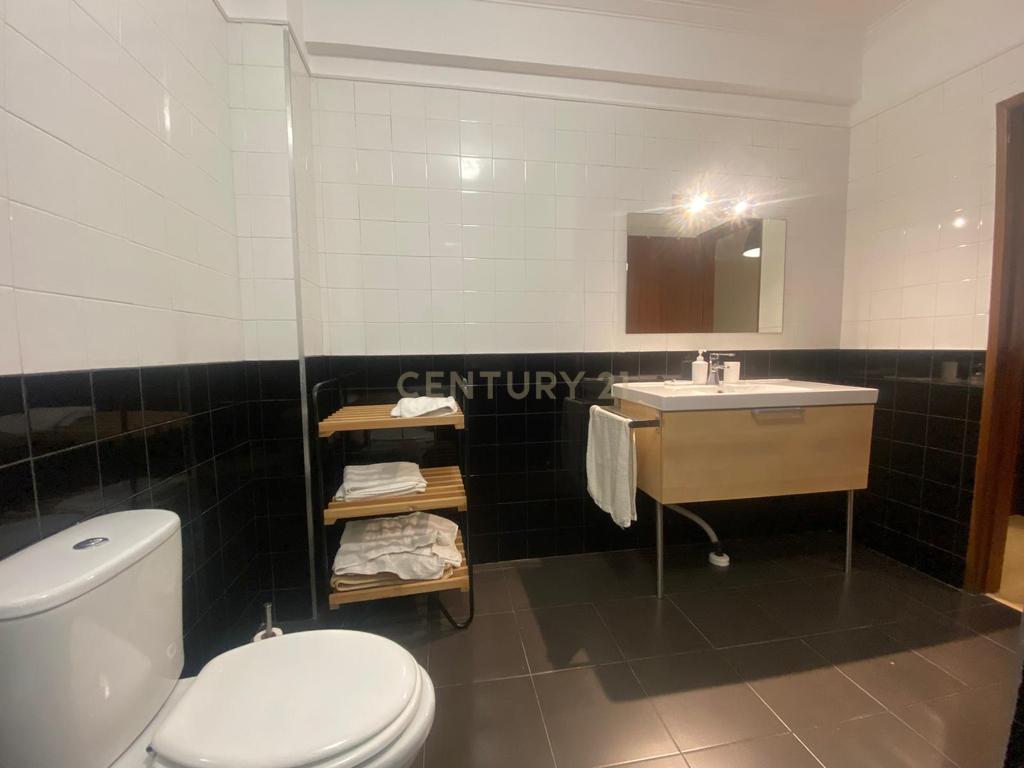 Apartamento T0 (88 m²) com terraço – Próximo de Cascais - Image 24