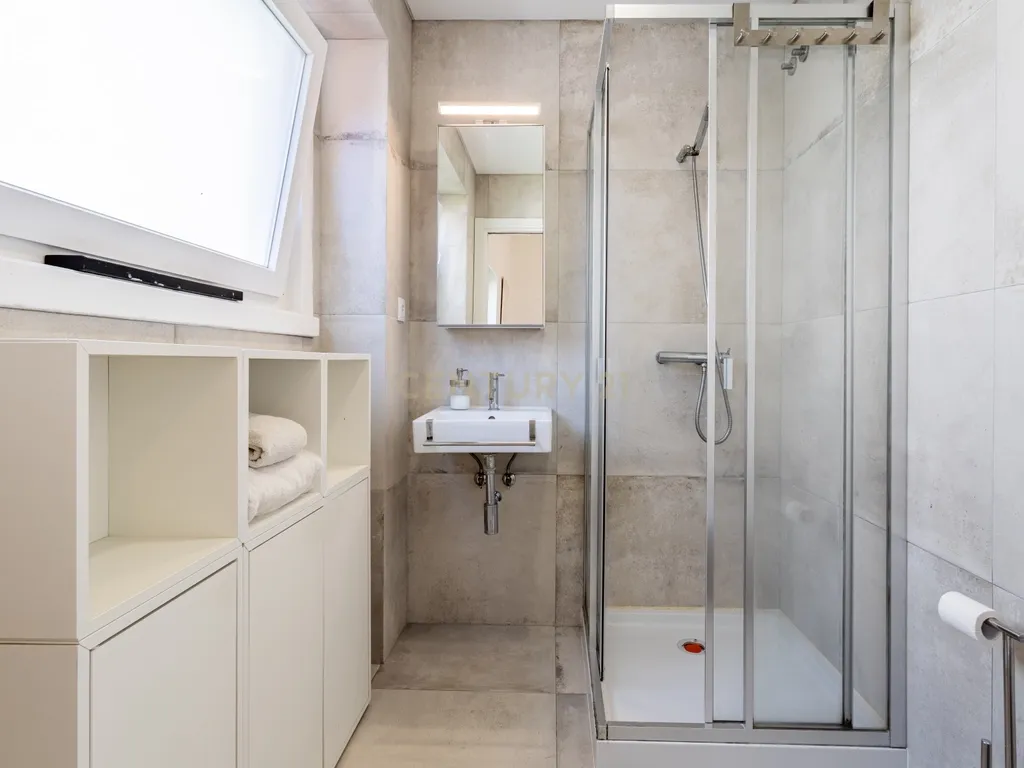 Apartamento T2 transformado em T3 com charme único em Alvalade - Image 16