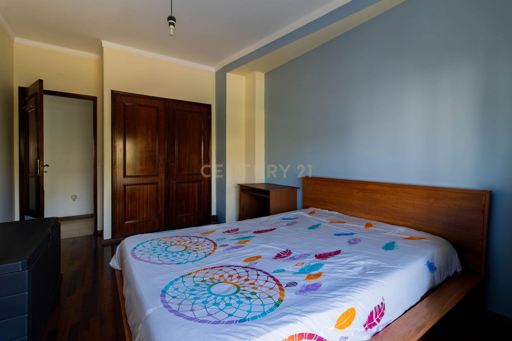 Fotografia 10 de Apartamento T3 com Sótão Transformado em T1 | Vista Castelo de Leiria