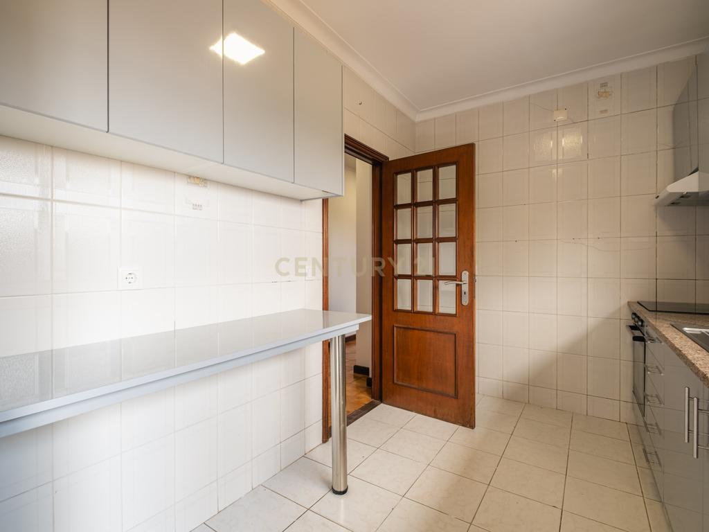 Apartamento T3 com Terraço, Vista Mar e Garagem Box em Arcozelo – Vila Nova de Gaia - Image 19
