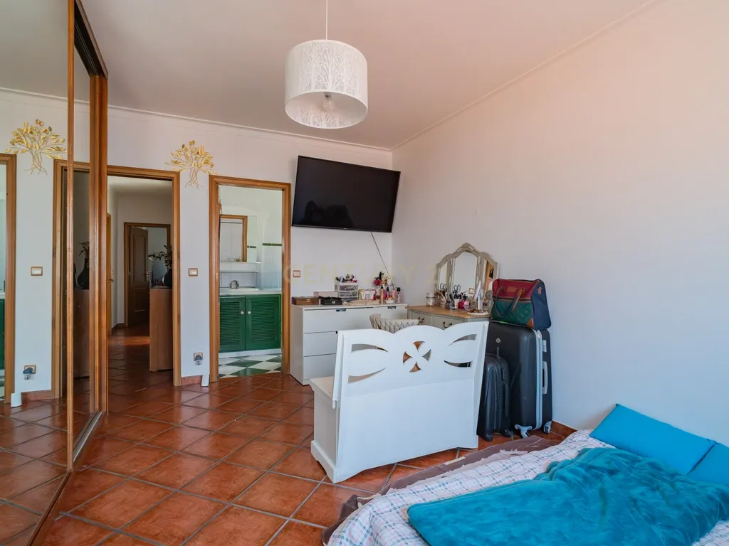 Moradia T3 com piscina em Marinha Grande, Leiria - Image 17