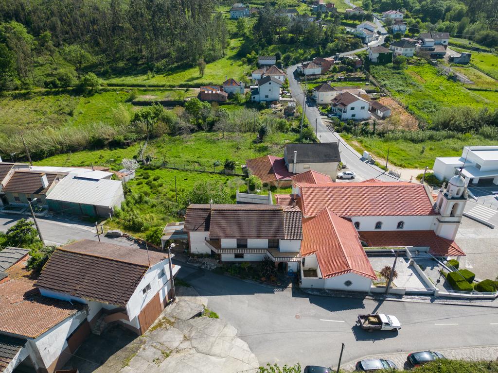 Moradia T4 com Terreno em Colmeias, Leiria - Image 11