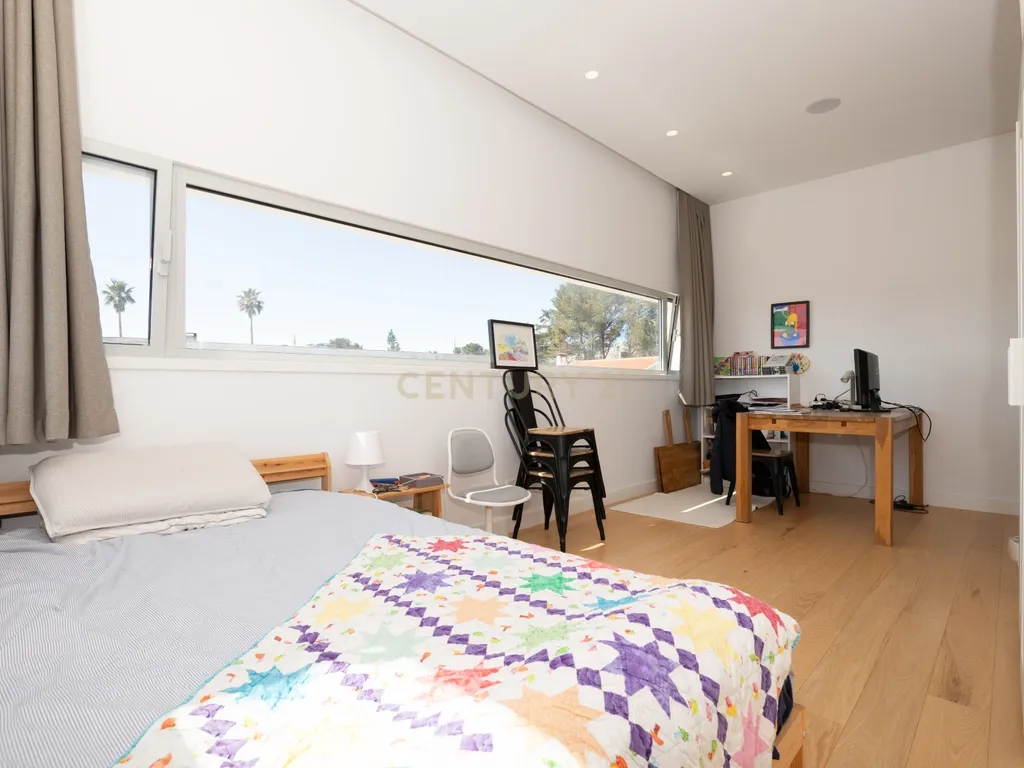 Moradia Nova com 5 quartos + 2 dentro de um condomínio localizado a apenas 5 minutos do Kings College Cascais - Image 21