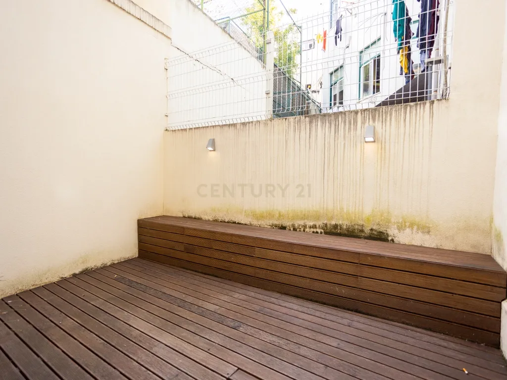 Apartamento T1+1 com logradouro a venda em Campo de Ourique! - Image 16