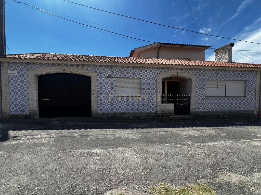 Casa Espetacular em Esgueira com Jardim e Garagem - Image 2