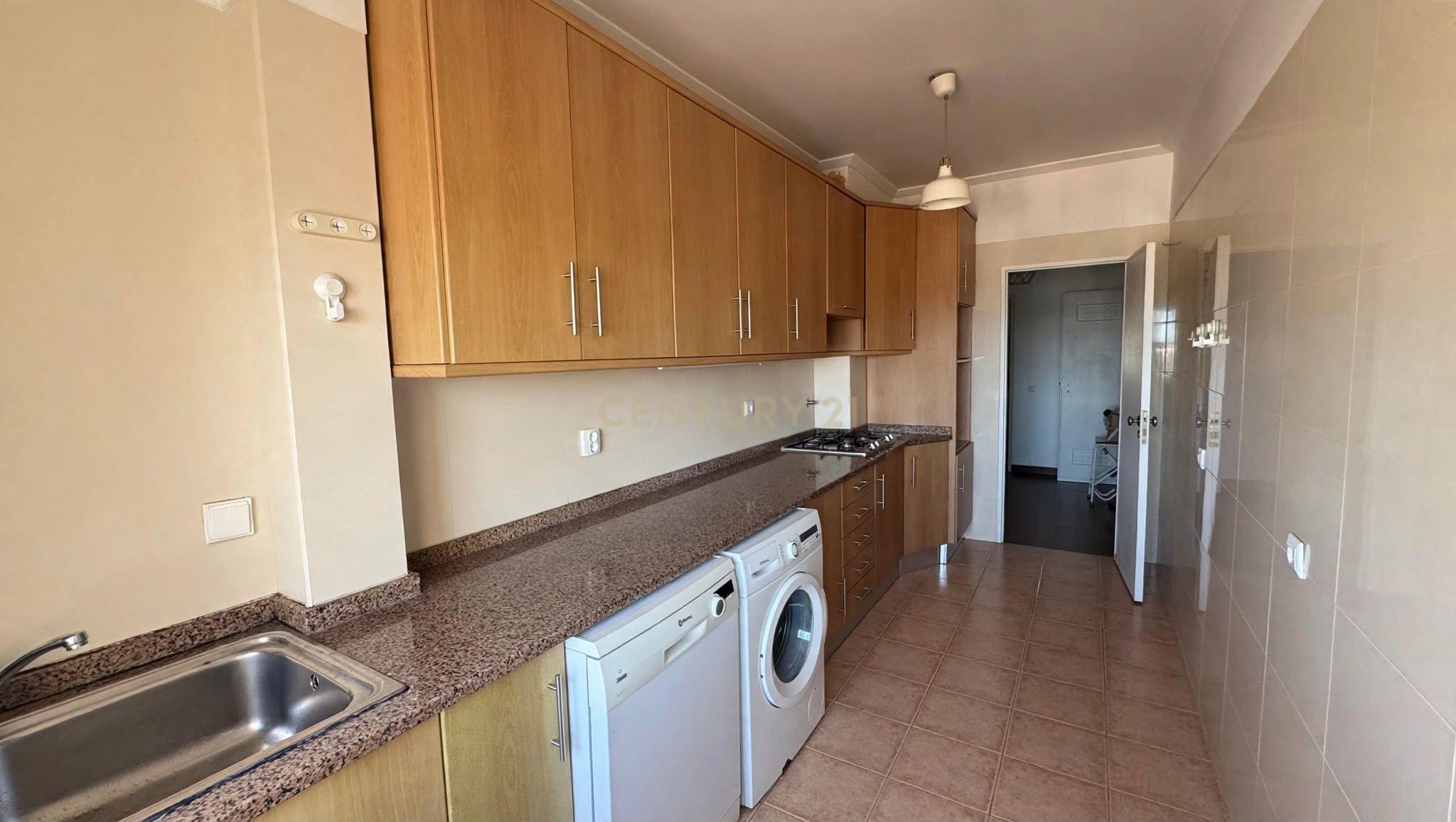 Fotografia 4 de Apartamento T4 para Arrendamento | Mina de Água – Amadora