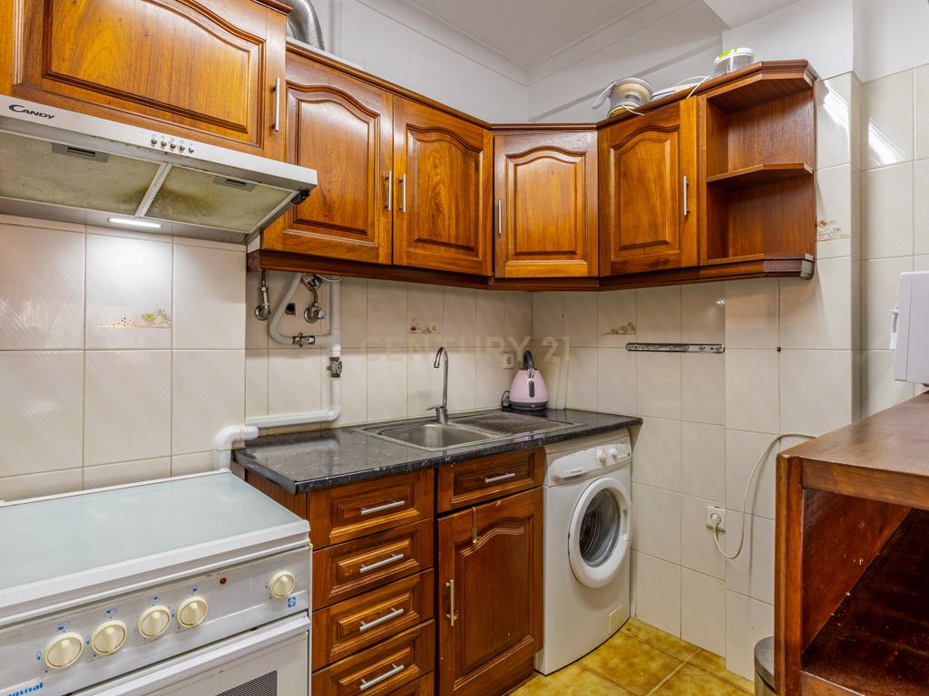 Apartamento T2 com garagem na Costa da Caparica - Image 7