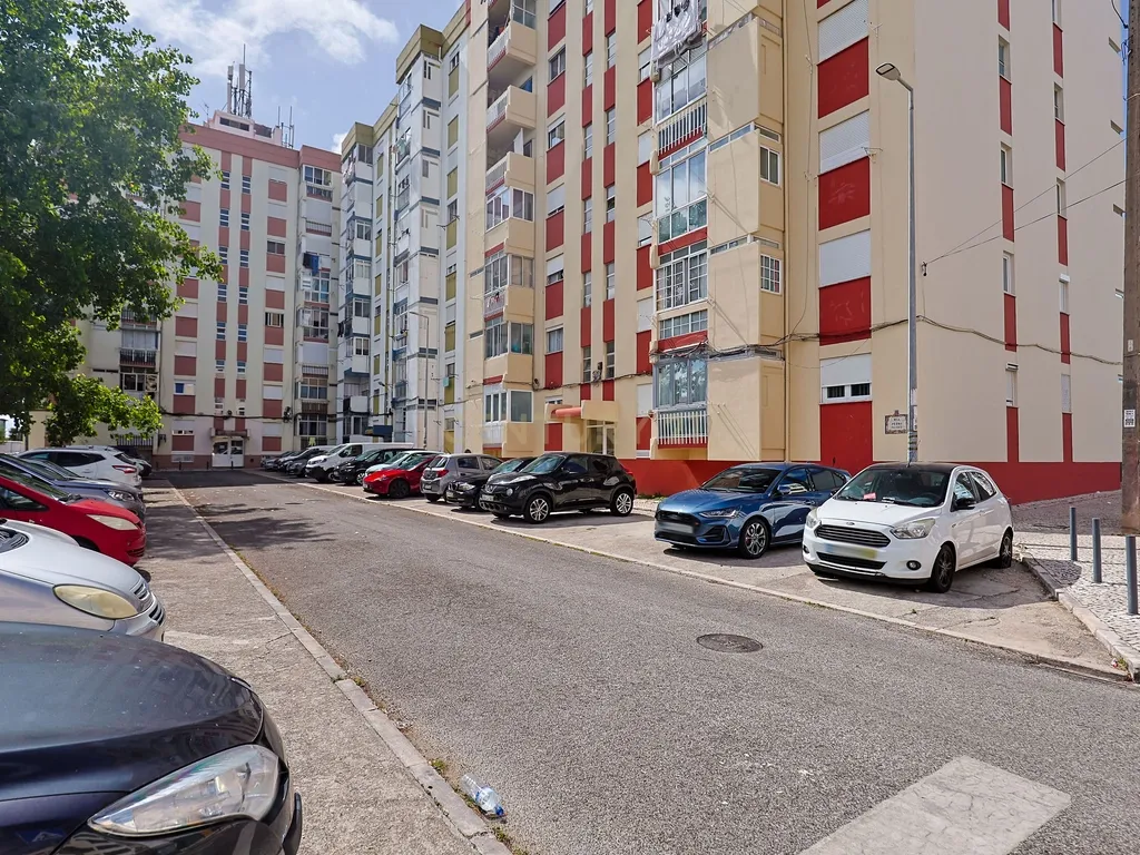 š” T1 com Vista Mar | Rua Pedro Nunes, Monte AbraĆ£o ā Sintra - Image 18