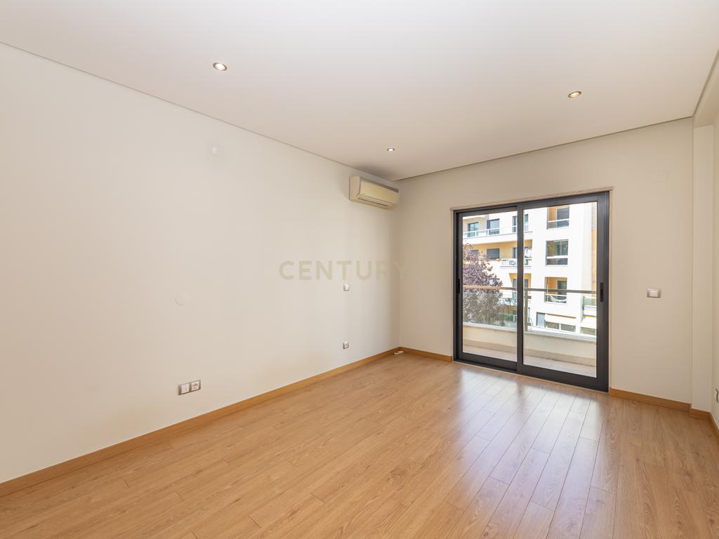 Apartamento T3 Com Box - Varandas Montijo - Image 21