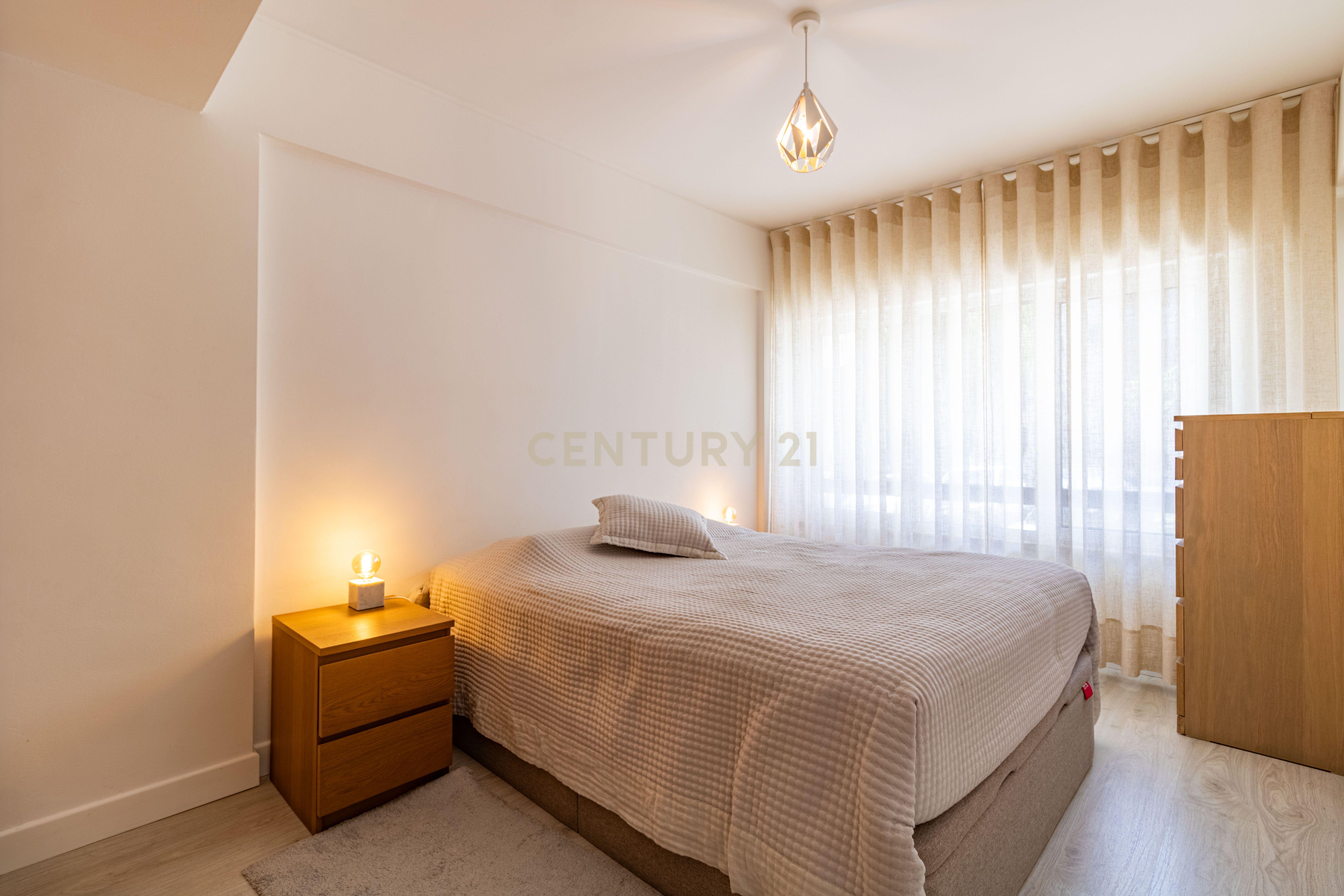 Apartamento T2 Renovado para arrendar - Moinhos da Funcheira - Amadora - Image 4