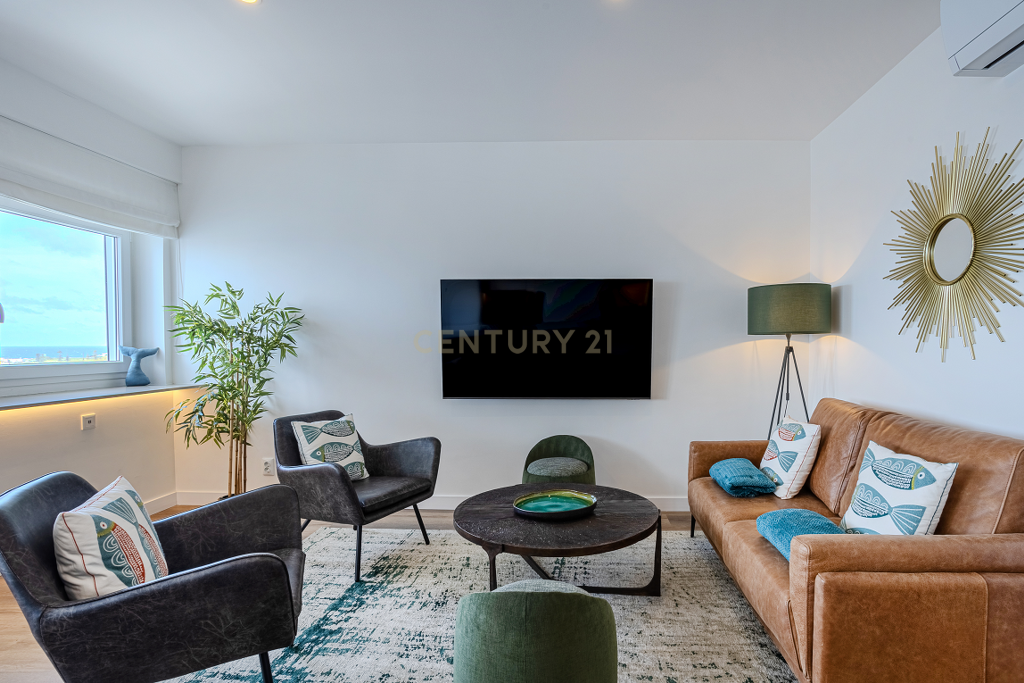 Penthouse T3 de Luxo no 20.º e Último Piso | Vista Mar Única sobre Ponta Delgada - Image 21