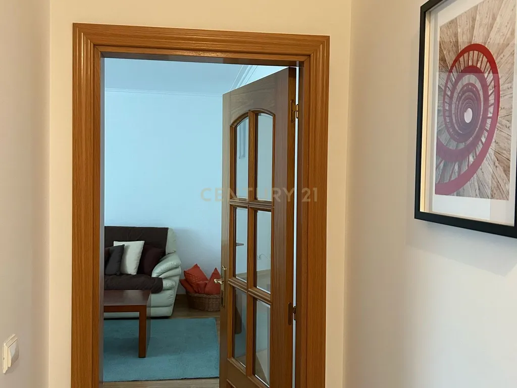 Excelente apartamento T2 para arrendamento - Image 2