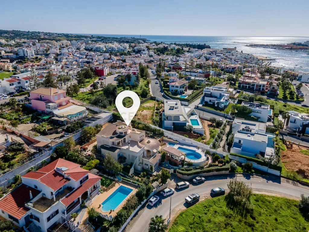 Moradia em Ferragudo com Vista para o Rio - Image 2