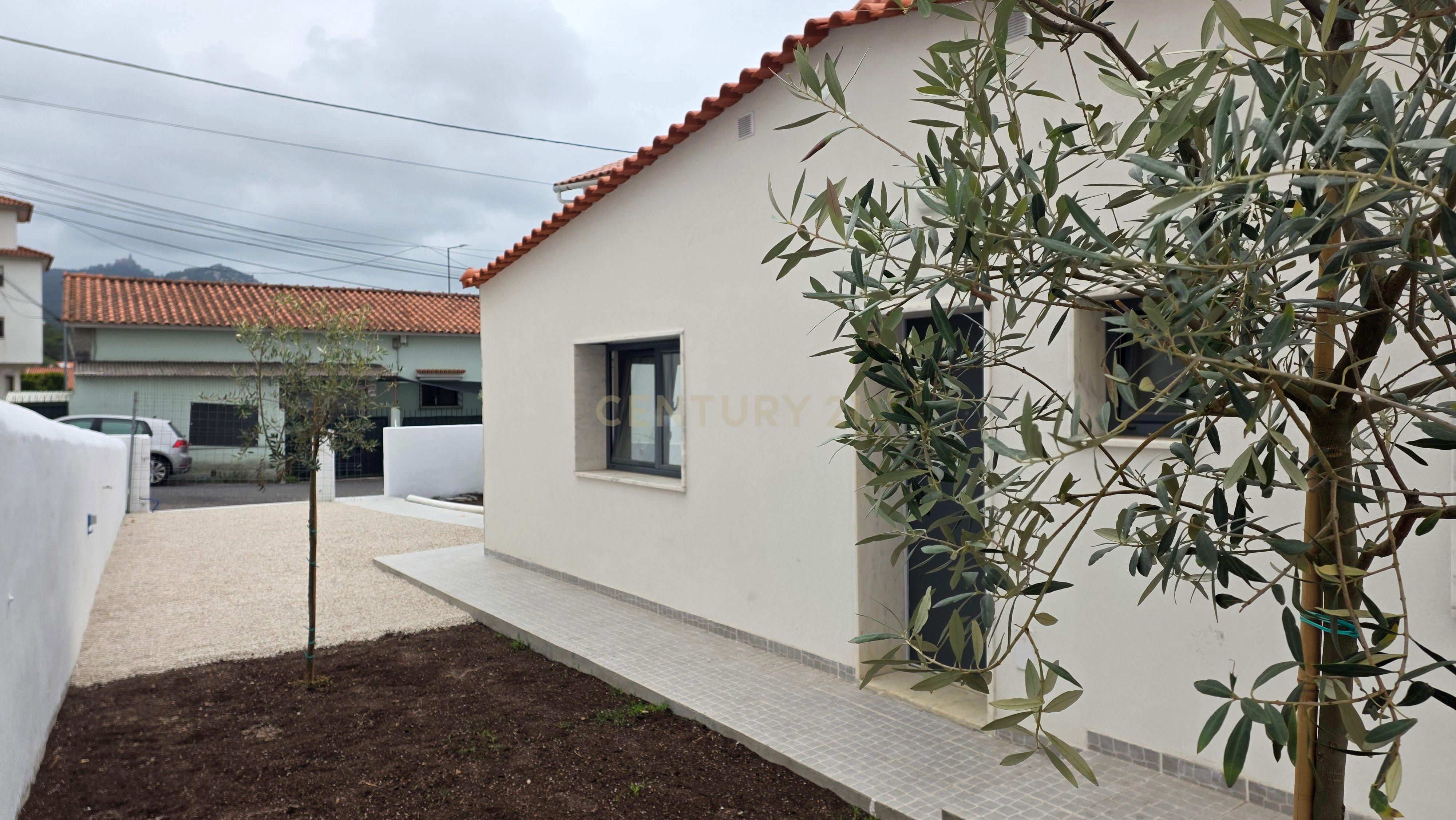 Fotografia 5 de Lourel Sintra,  moradia T2 térrea, nova a estrear